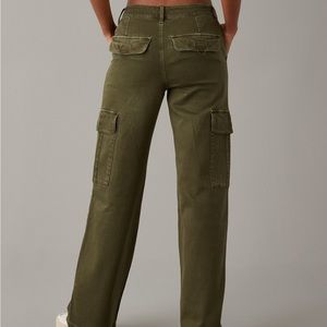 AE Dreamy Drape Stretch Cargo Super High-Waisted Baggy Wide-
Leg Pant